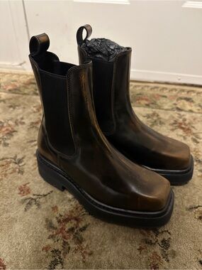Eytys Women's Distressed Brown Chelsea Ankle Boots